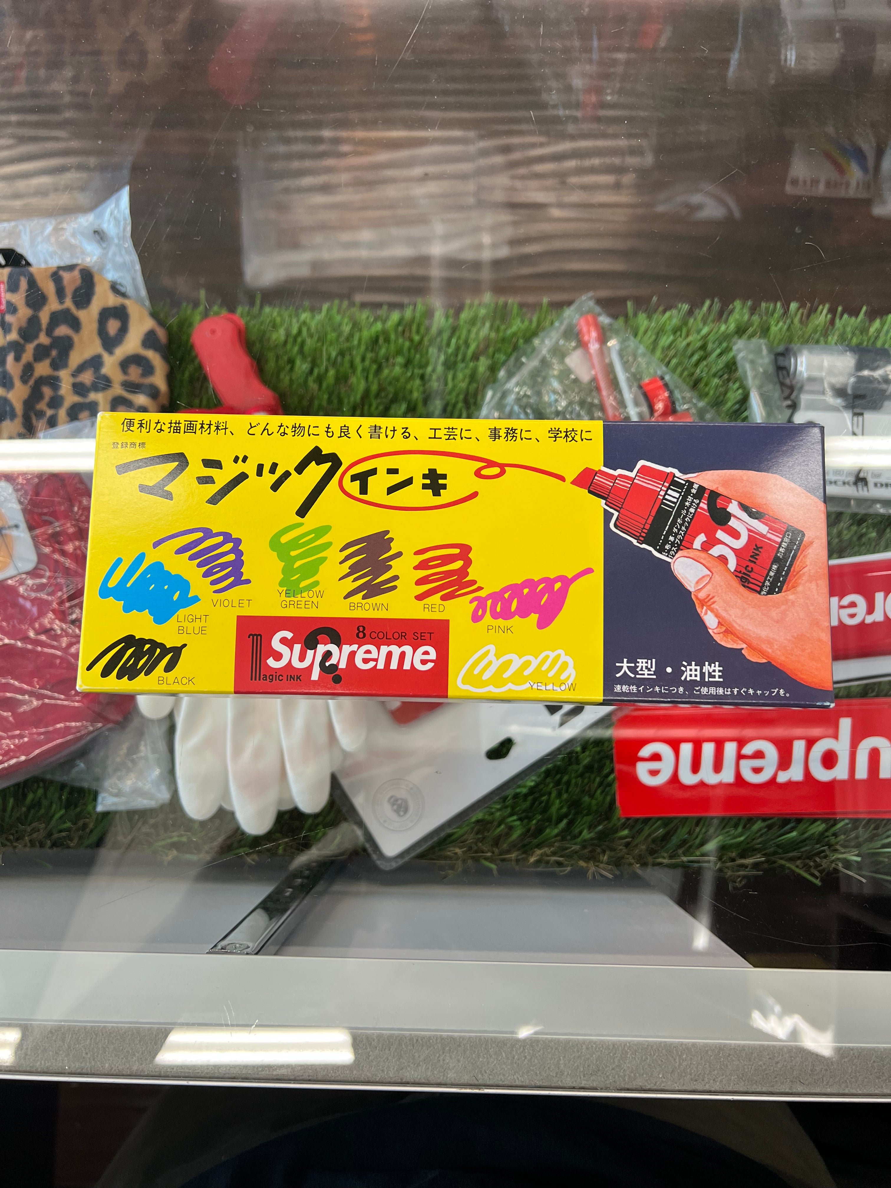 Supreme Magic Ink Markers (Set of 8) - その他